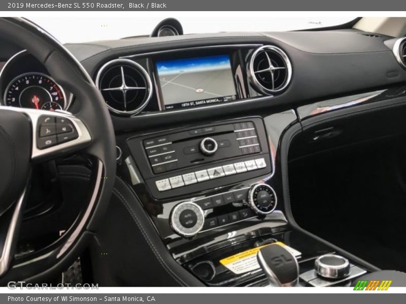 Controls of 2019 SL 550 Roadster