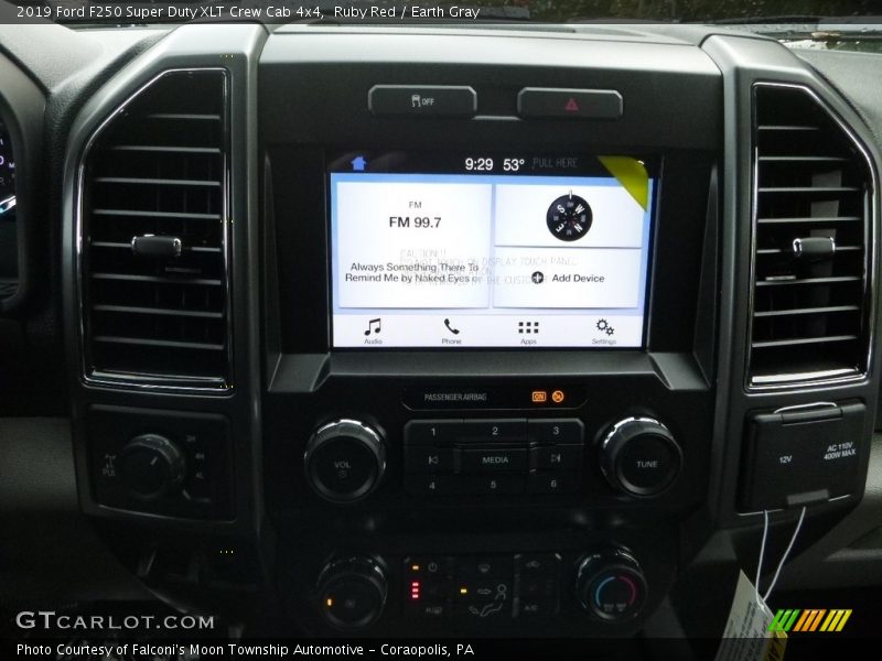 Controls of 2019 F250 Super Duty XLT Crew Cab 4x4