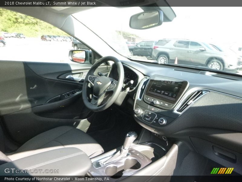 Summit White / Jet Black 2018 Chevrolet Malibu LT