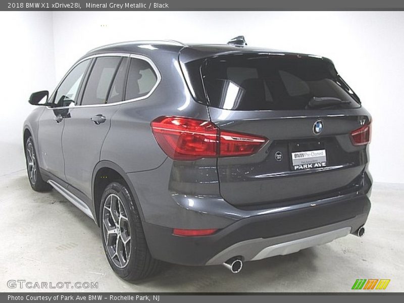 Mineral Grey Metallic / Black 2018 BMW X1 xDrive28i