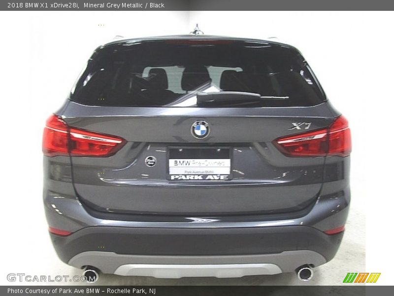 Mineral Grey Metallic / Black 2018 BMW X1 xDrive28i