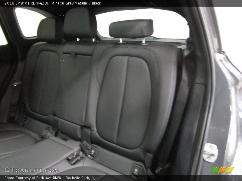 Mineral Grey Metallic / Black 2018 BMW X1 xDrive28i