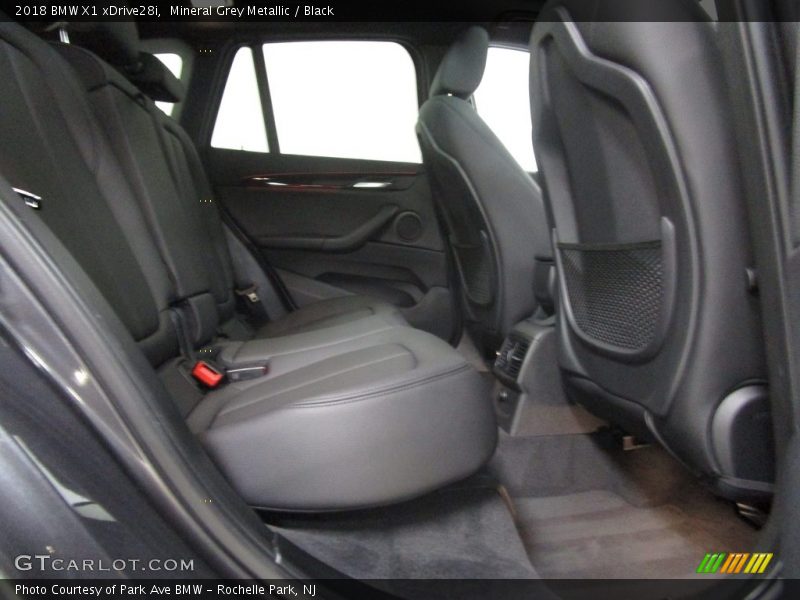 Mineral Grey Metallic / Black 2018 BMW X1 xDrive28i