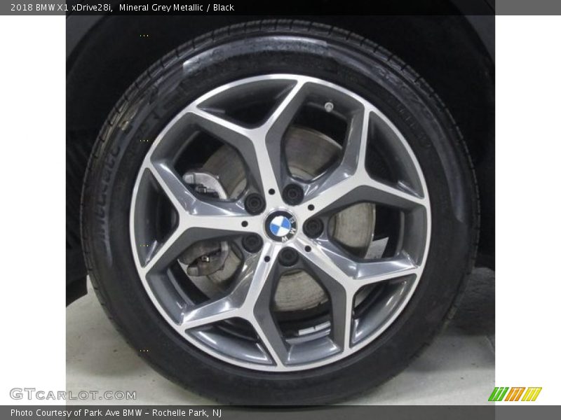 Mineral Grey Metallic / Black 2018 BMW X1 xDrive28i