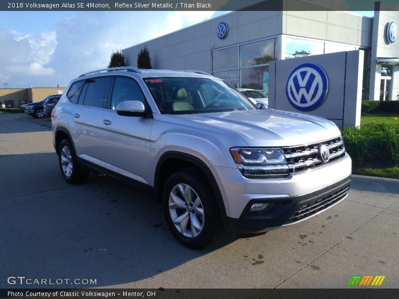 Reflex Silver Metallic / Titan Black 2018 Volkswagen Atlas SE 4Motion