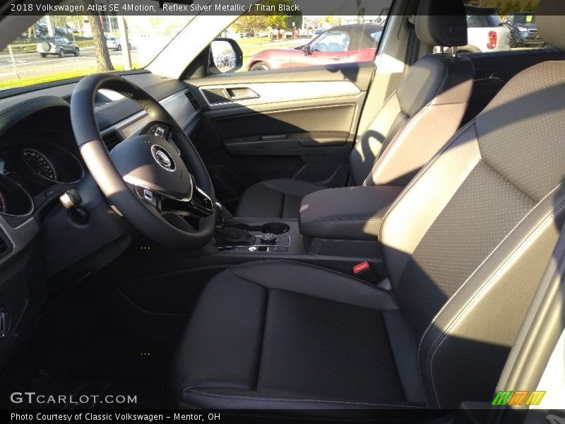 Reflex Silver Metallic / Titan Black 2018 Volkswagen Atlas SE 4Motion
