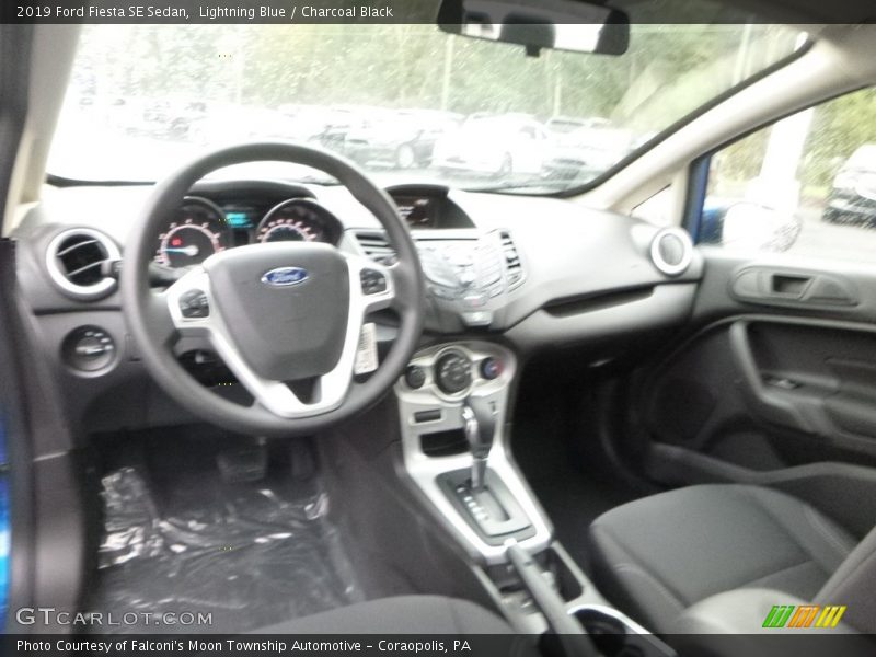 Lightning Blue / Charcoal Black 2019 Ford Fiesta SE Sedan