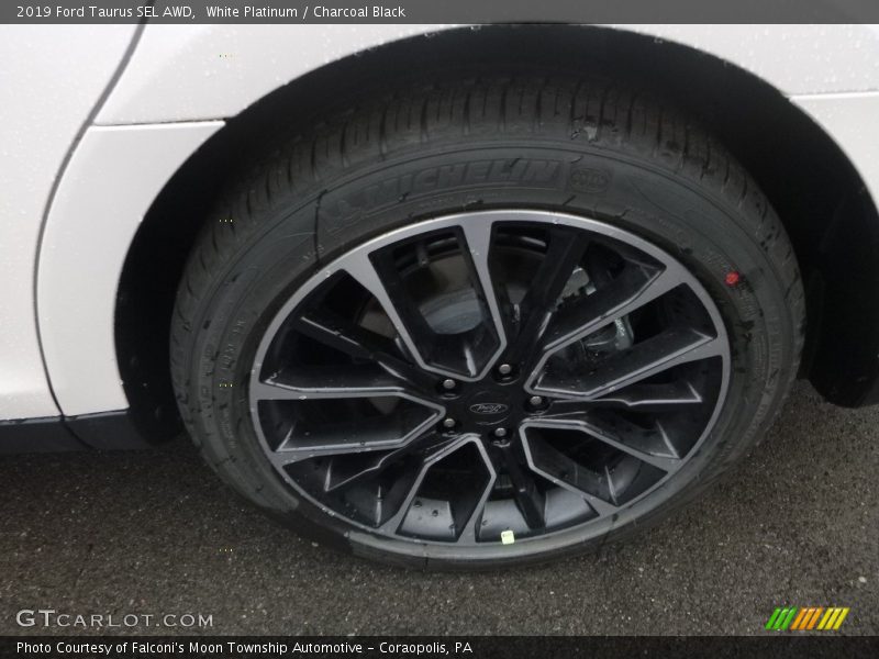  2019 Taurus SEL AWD Wheel