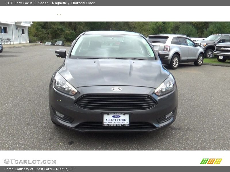Magnetic / Charcoal Black 2018 Ford Focus SE Sedan