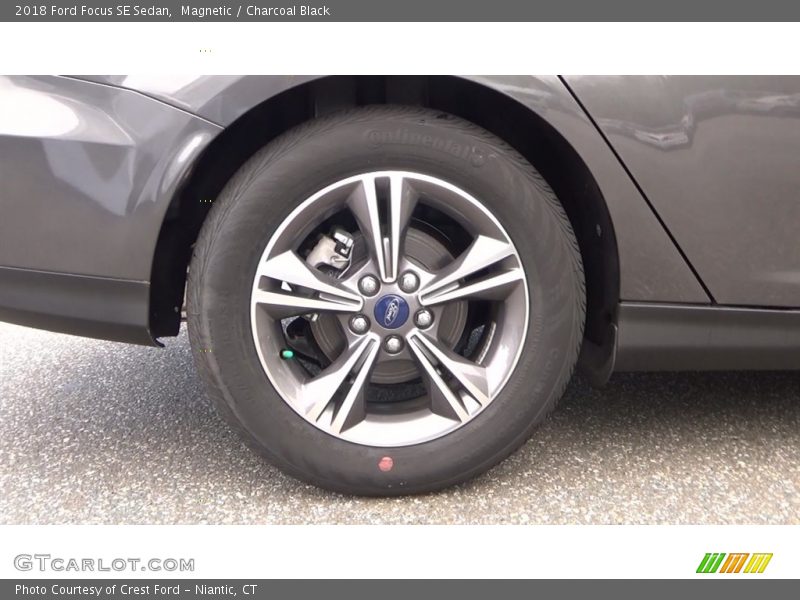Magnetic / Charcoal Black 2018 Ford Focus SE Sedan