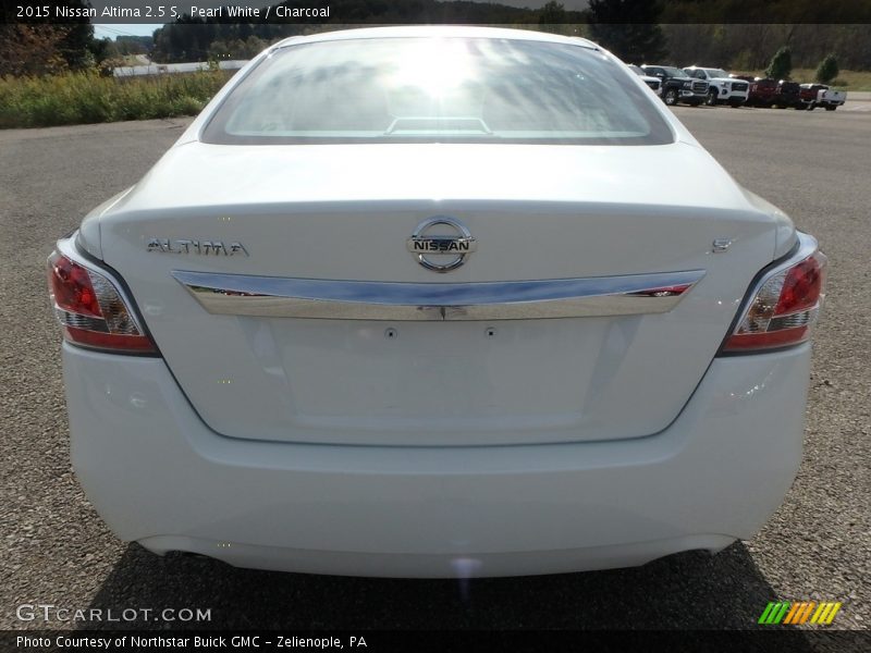 Pearl White / Charcoal 2015 Nissan Altima 2.5 S