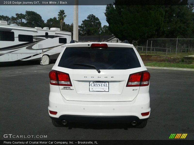 Vice White / Black 2018 Dodge Journey SXT