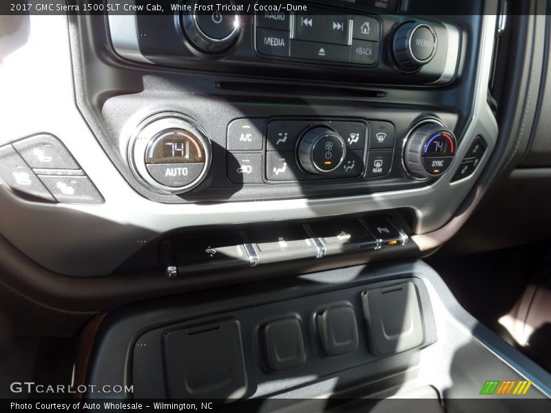 White Frost Tricoat / Cocoa/­Dune 2017 GMC Sierra 1500 SLT Crew Cab
