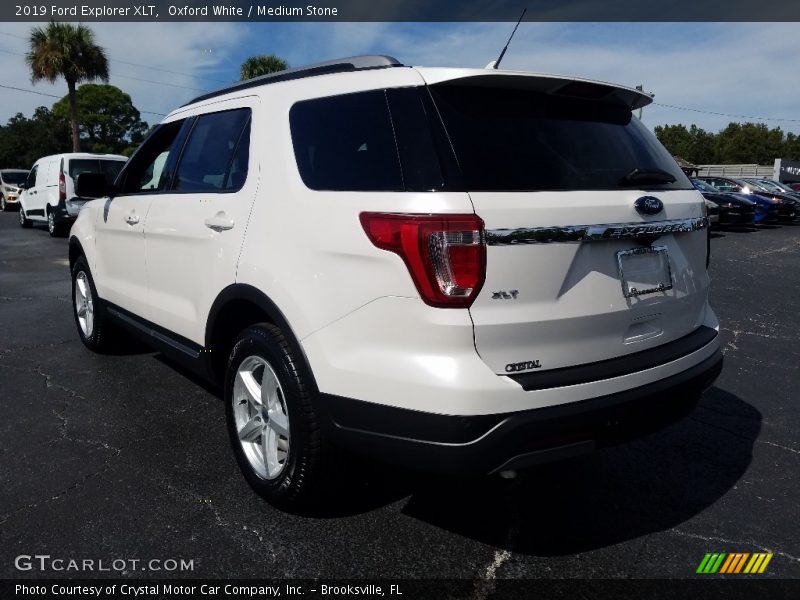 Oxford White / Medium Stone 2019 Ford Explorer XLT