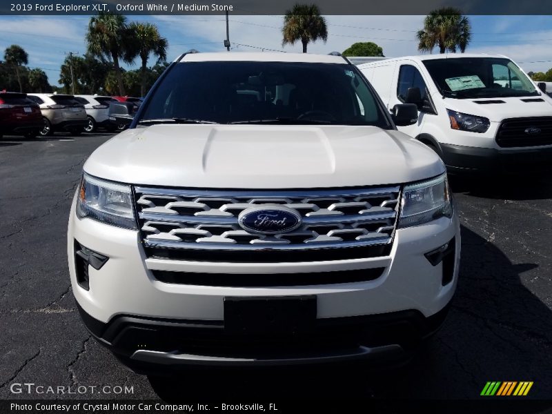 Oxford White / Medium Stone 2019 Ford Explorer XLT