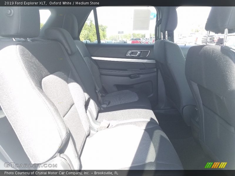 Oxford White / Medium Stone 2019 Ford Explorer XLT