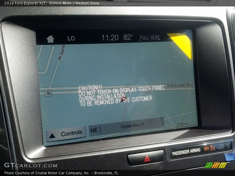 Oxford White / Medium Stone 2019 Ford Explorer XLT