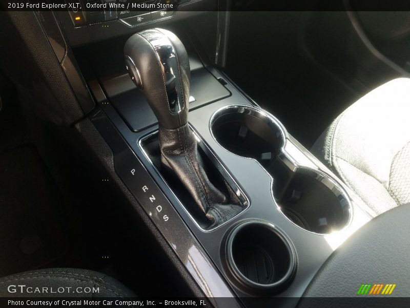 Oxford White / Medium Stone 2019 Ford Explorer XLT