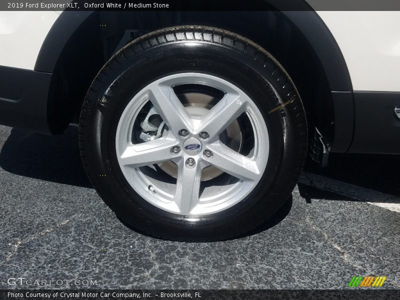 Oxford White / Medium Stone 2019 Ford Explorer XLT