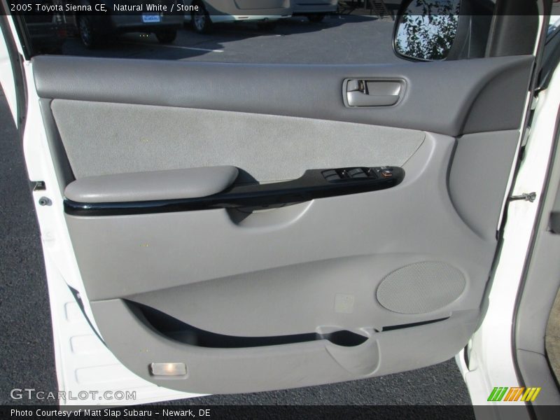 Natural White / Stone 2005 Toyota Sienna CE
