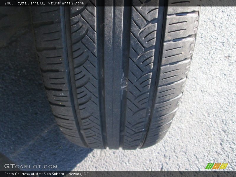 Natural White / Stone 2005 Toyota Sienna CE