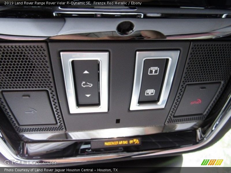 Controls of 2019 Range Rover Velar R-Dynamic SE