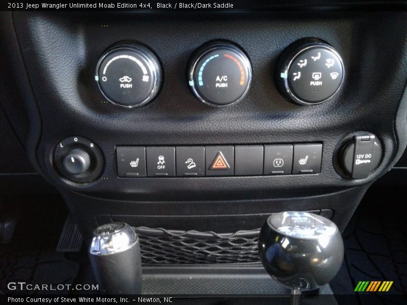 Black / Black/Dark Saddle 2013 Jeep Wrangler Unlimited Moab Edition 4x4