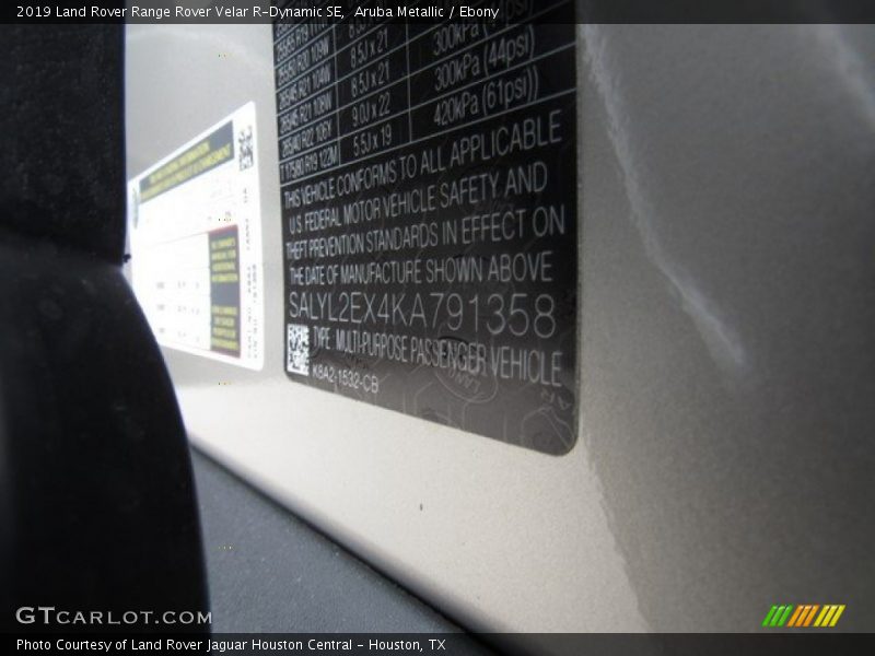 Aruba Metallic / Ebony 2019 Land Rover Range Rover Velar R-Dynamic SE