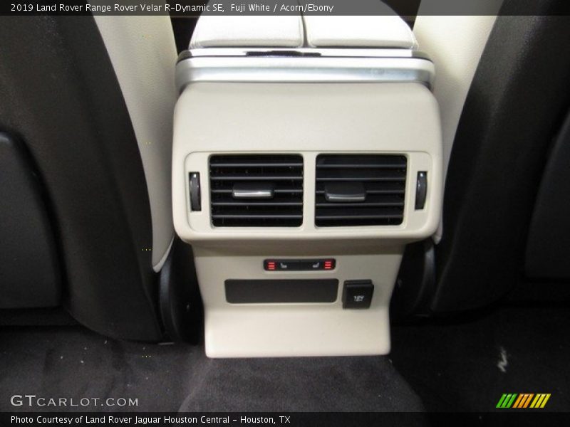 Controls of 2019 Range Rover Velar R-Dynamic SE