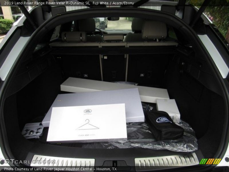  2019 Range Rover Velar R-Dynamic SE Trunk