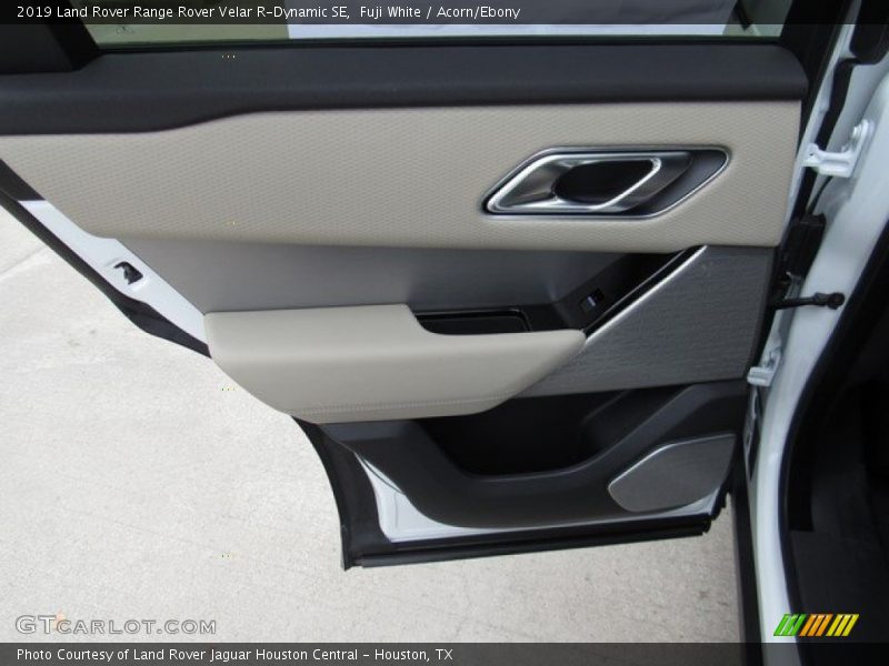 Door Panel of 2019 Range Rover Velar R-Dynamic SE
