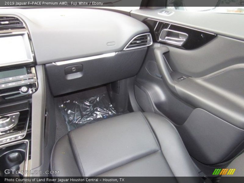 Fuji White / Ebony 2019 Jaguar F-PACE Premium AWD