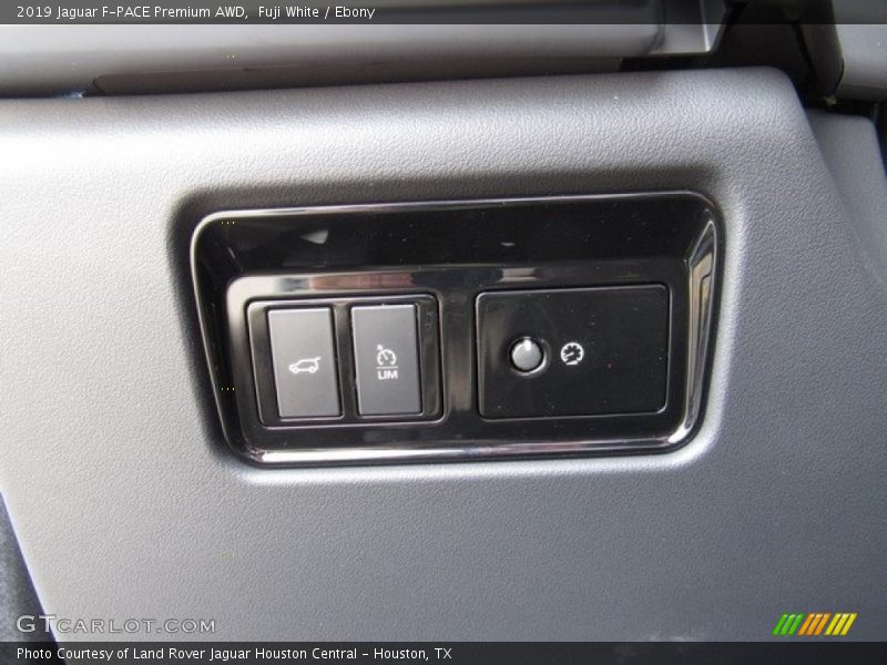 Fuji White / Ebony 2019 Jaguar F-PACE Premium AWD