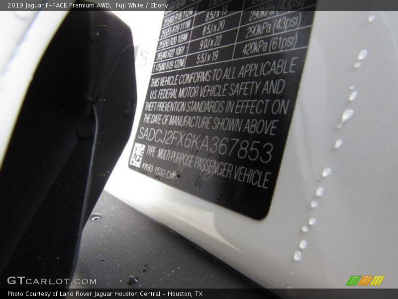 Fuji White / Ebony 2019 Jaguar F-PACE Premium AWD