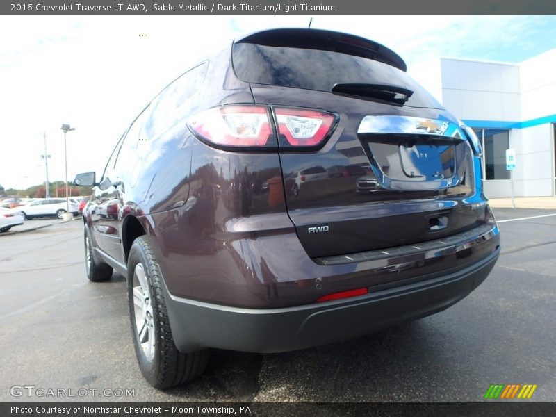 Sable Metallic / Dark Titanium/Light Titanium 2016 Chevrolet Traverse LT AWD