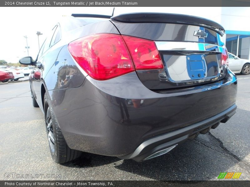 Tungsten Metallic / Jet Black/Medium Titanium 2014 Chevrolet Cruze LS