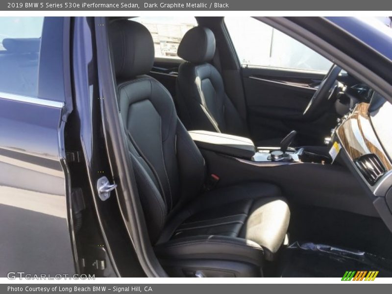 Dark Graphite Metallic / Black 2019 BMW 5 Series 530e iPerformance Sedan