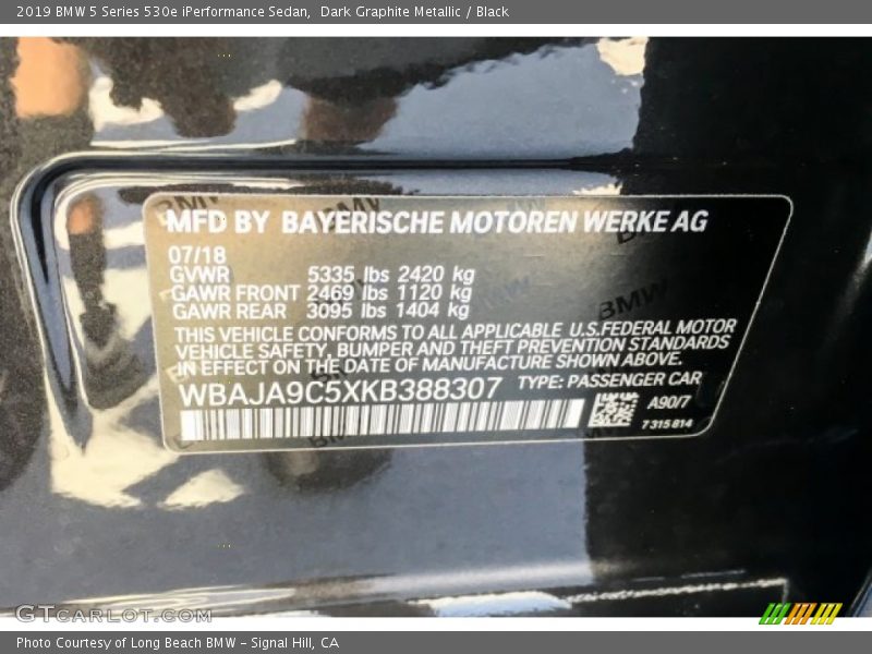 Dark Graphite Metallic / Black 2019 BMW 5 Series 530e iPerformance Sedan