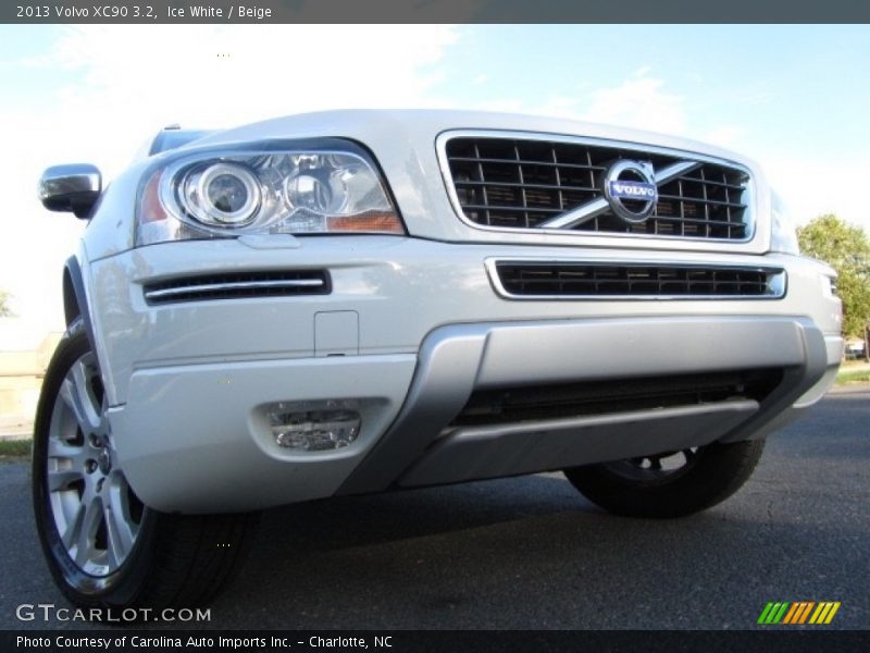 Ice White / Beige 2013 Volvo XC90 3.2