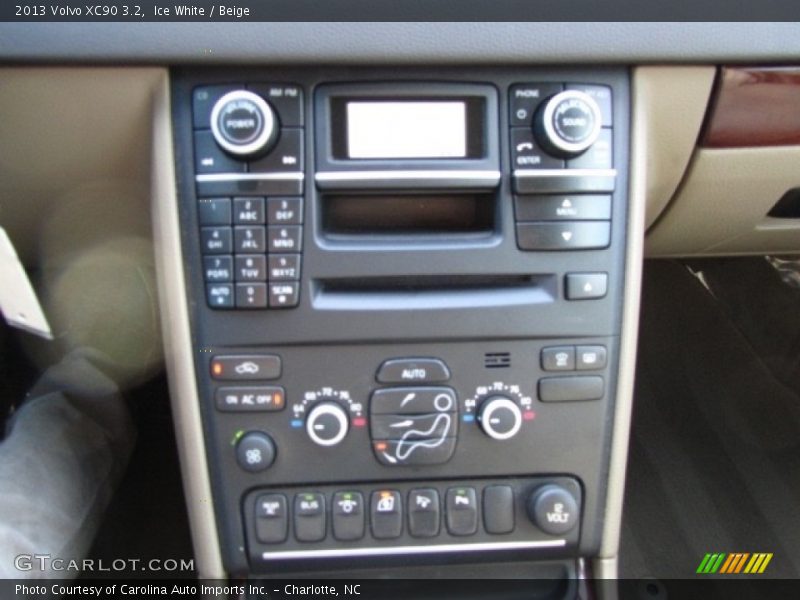 Ice White / Beige 2013 Volvo XC90 3.2