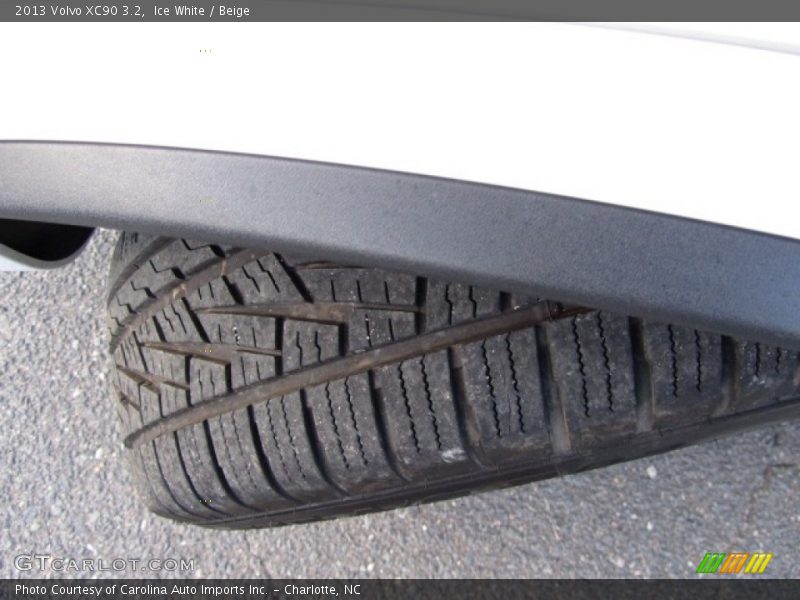 Ice White / Beige 2013 Volvo XC90 3.2
