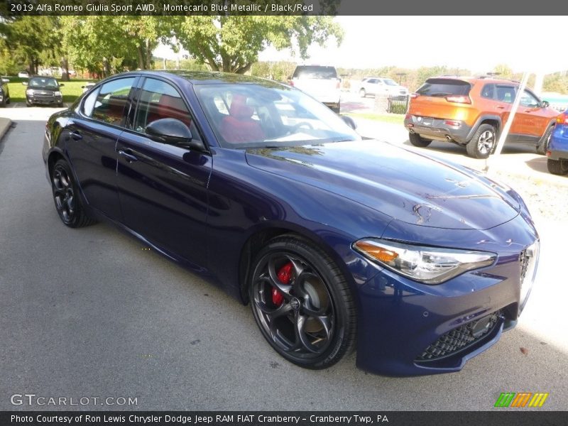 Front 3/4 View of 2019 Giulia Sport AWD