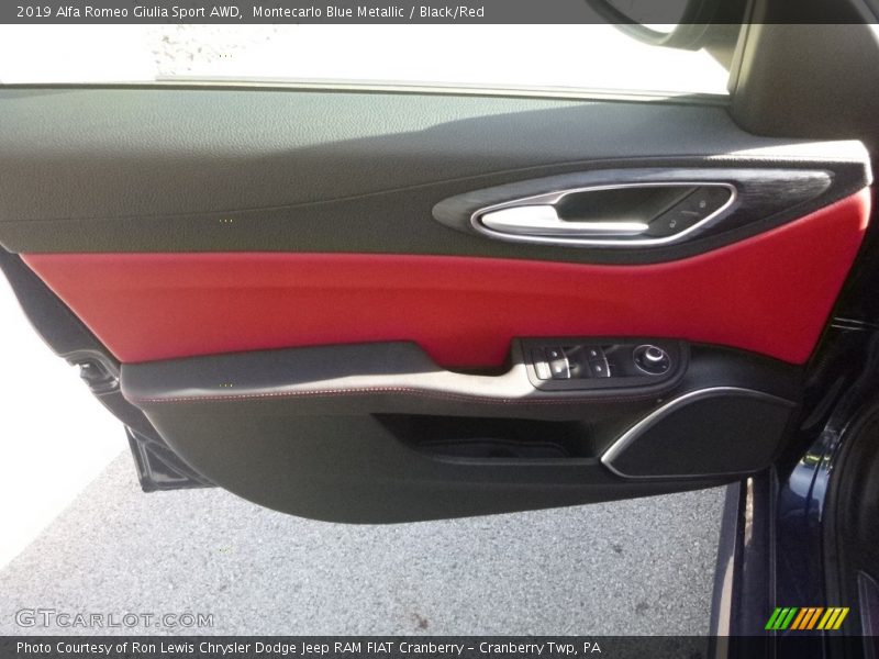 Montecarlo Blue Metallic / Black/Red 2019 Alfa Romeo Giulia Sport AWD