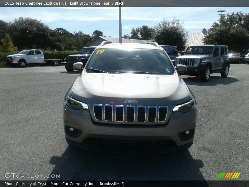 Light Brownstone Pearl / Black 2019 Jeep Cherokee Latitude Plus