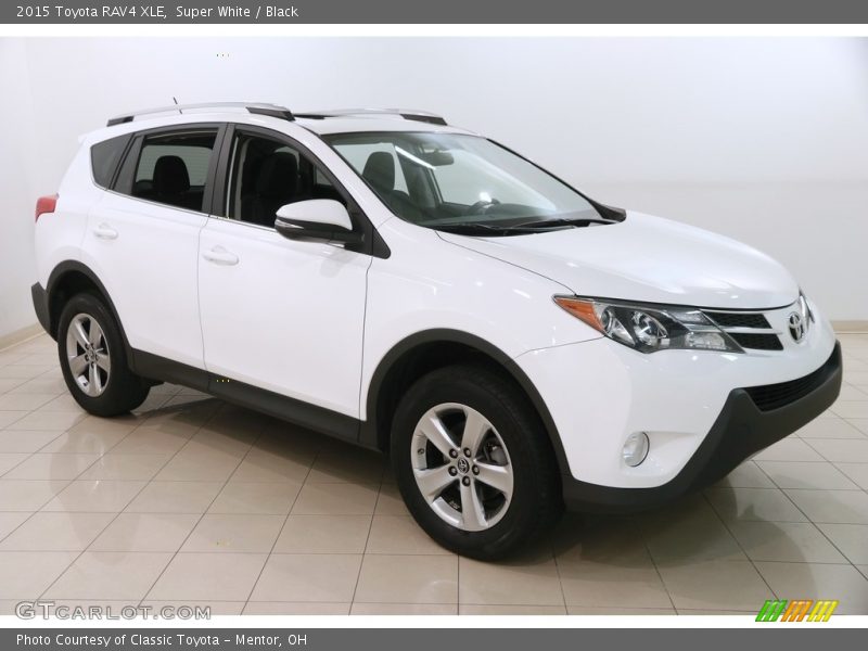Super White / Black 2015 Toyota RAV4 XLE