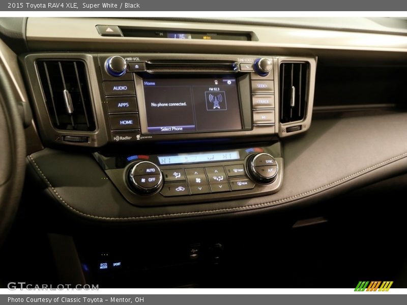 Super White / Black 2015 Toyota RAV4 XLE