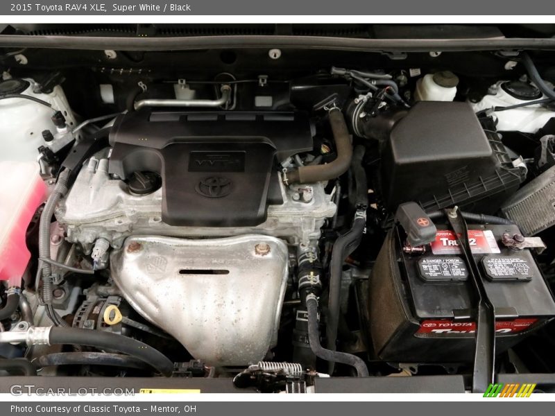 Super White / Black 2015 Toyota RAV4 XLE