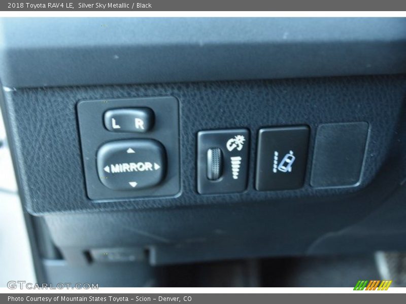 Silver Sky Metallic / Black 2018 Toyota RAV4 LE