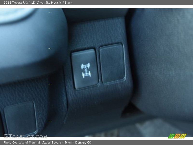 Silver Sky Metallic / Black 2018 Toyota RAV4 LE