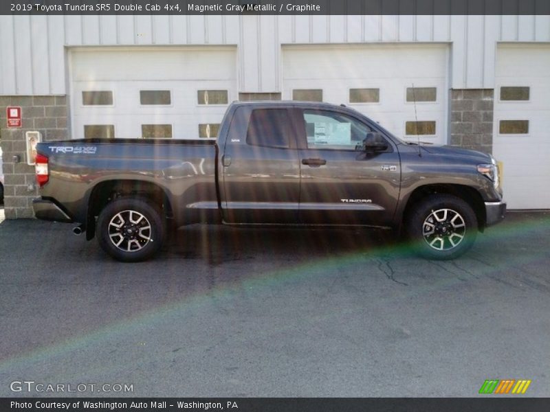 Magnetic Gray Metallic / Graphite 2019 Toyota Tundra SR5 Double Cab 4x4